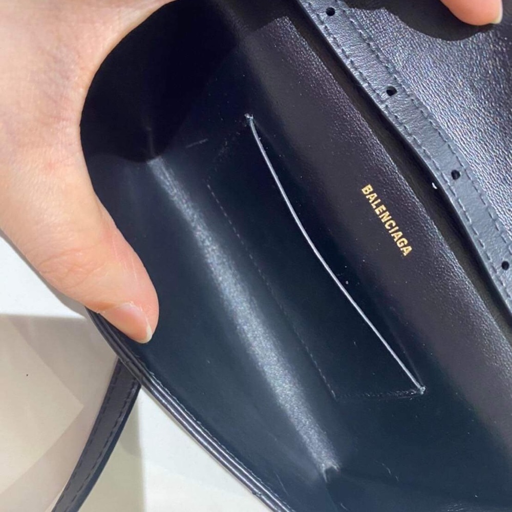 Balenciaga Quilted B dot sling bag in black leather - Picture 9 of 13